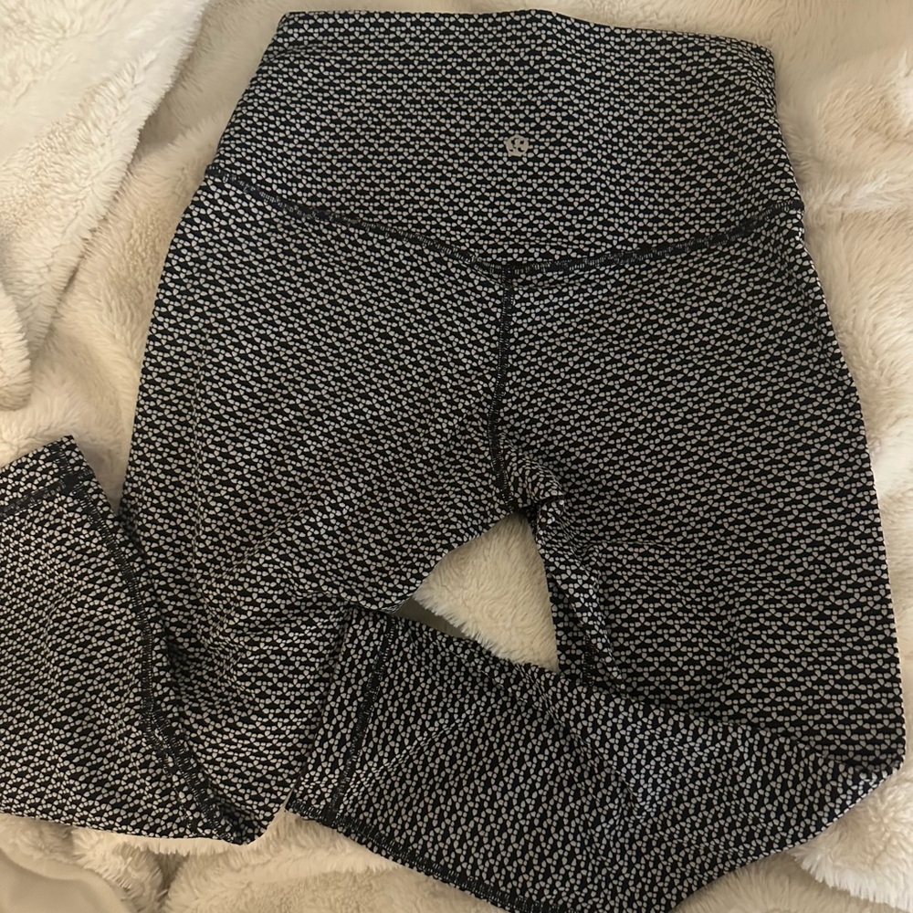 High-Rise Black & White Patterned Leggings - Brand: Unknown
